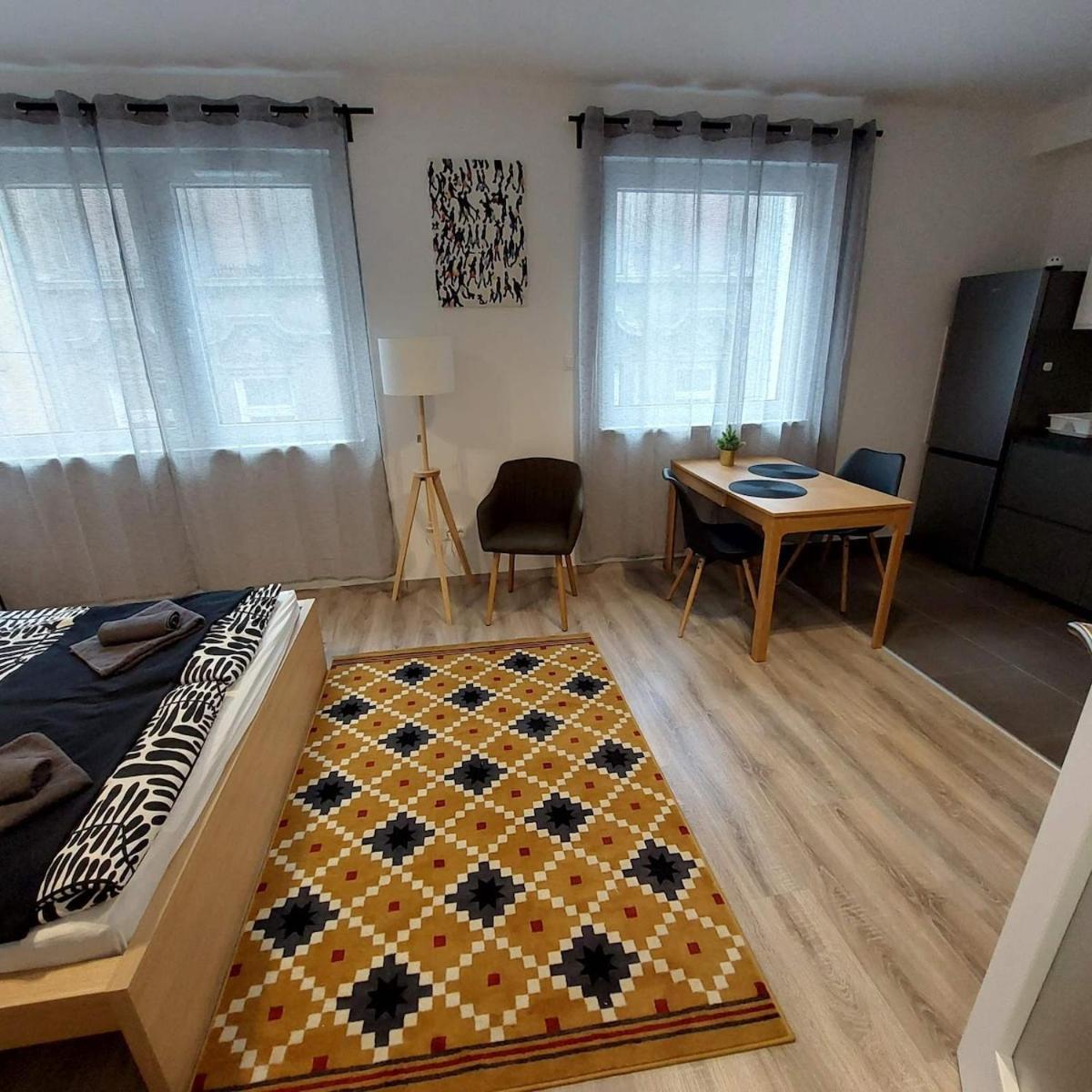 Tol26 Chic In New Building Apartment
